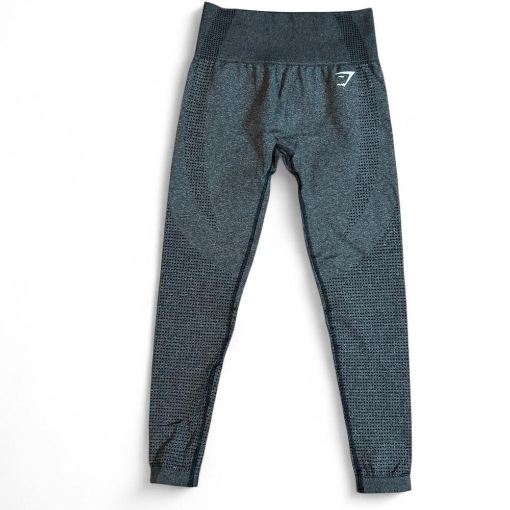 Gymshark Vital Seamless 2.0‎ leggings in the color Charcoal Marl size medium